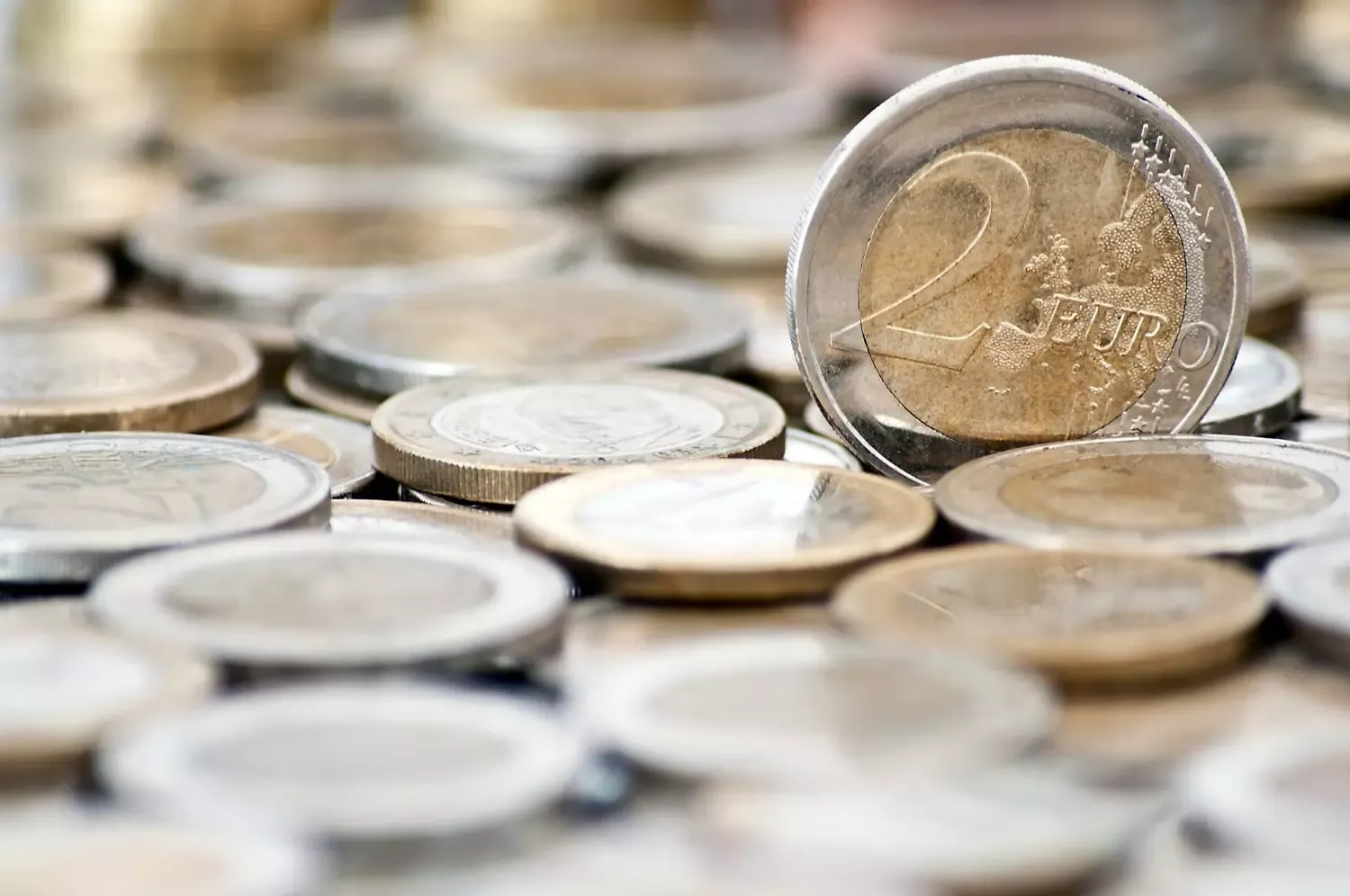 Minimalne wynagrodzenie w Europie w 2025 roku – porównanie płacy minimalnej