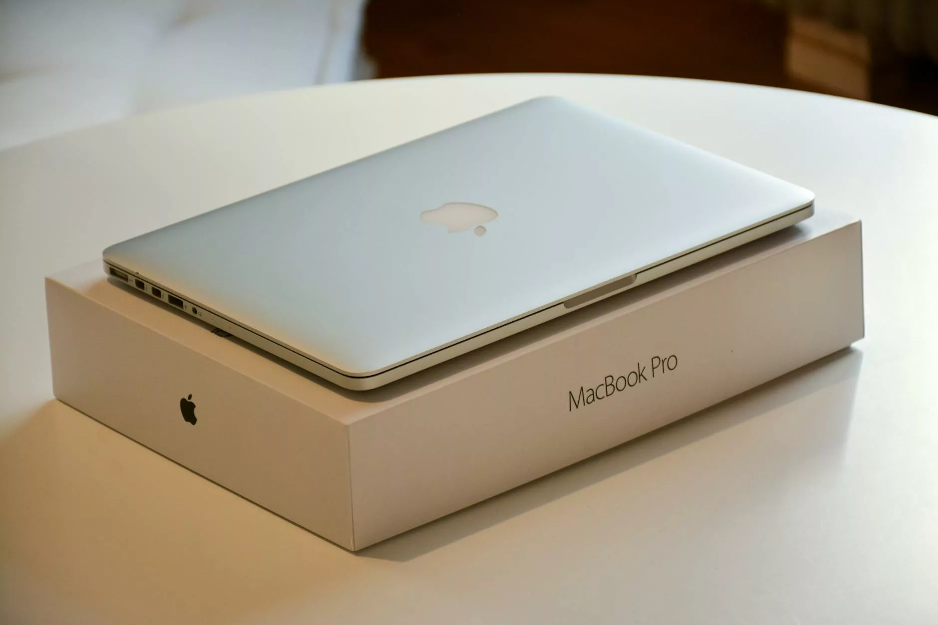 MacBook Pro 16″ M1 Pro w AG.pl – Twój nowy poziom mocy i mobilności