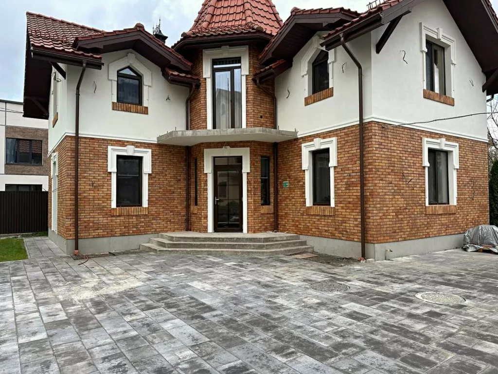 Dom elewacja klinkierowa z ociepleniem